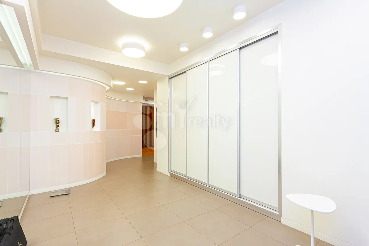 Снять 4 комнатную квартиру Вардананц ул, Центр Ереван, 158842