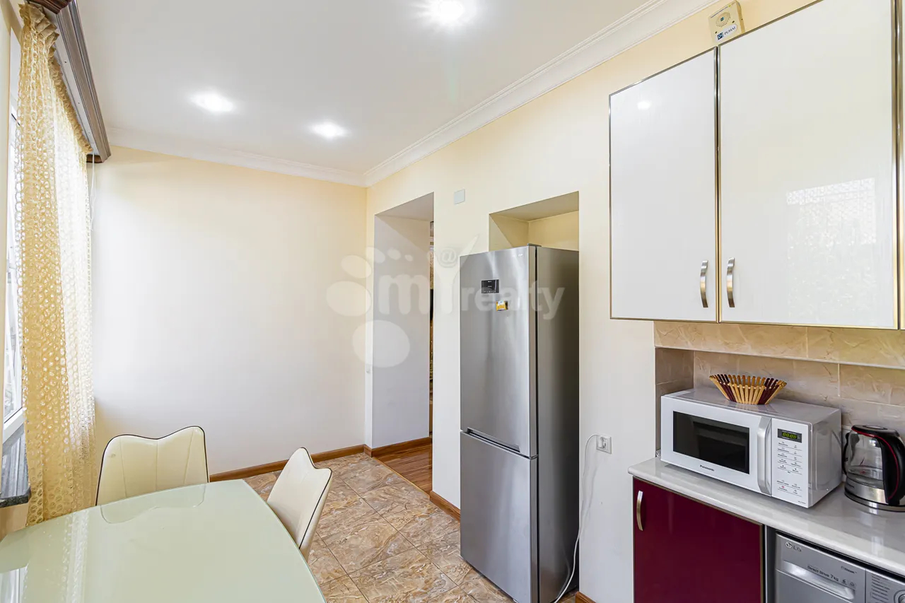 3 bedroom apartment for rent Agatangeghos St, Center Yerevan, 161490