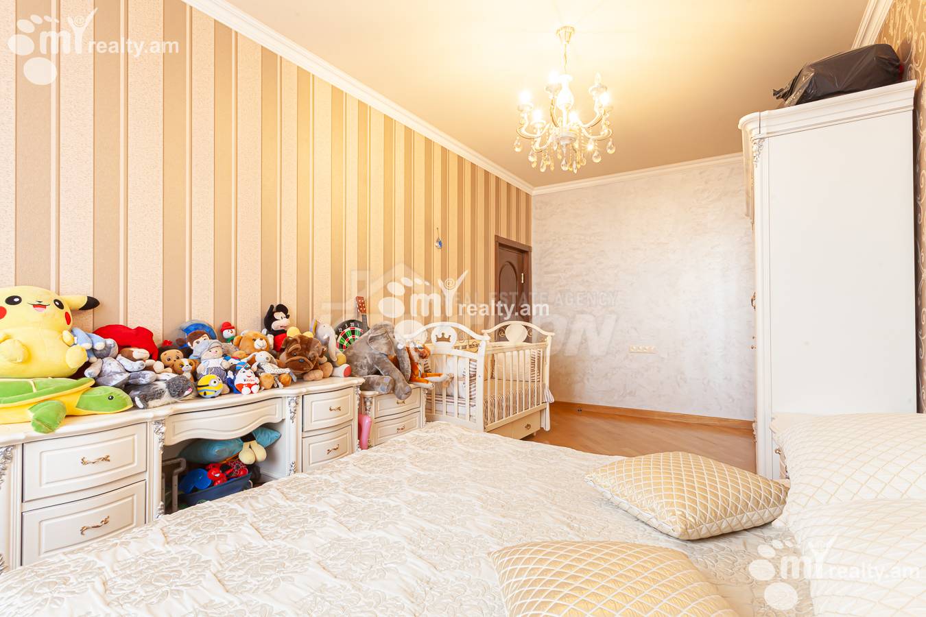 Купить 3 комнатную квартиру Саят-Нова пр, Центр Ереван, 155778