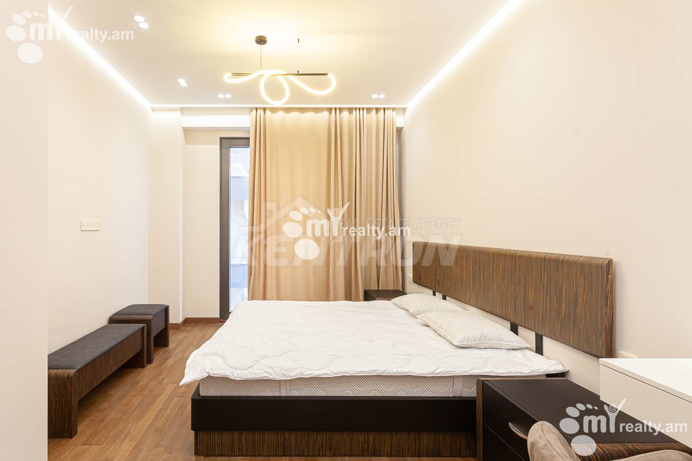 3 bedroom apartment for rent Teryan St, Center Yerevan, 155487