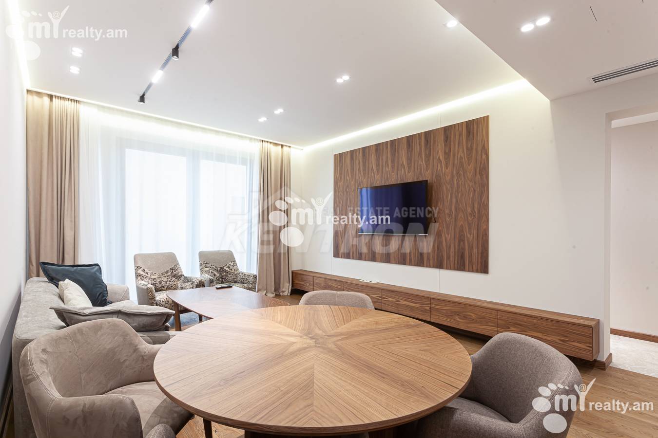 3 bedroom apartment for rent Teryan St, Center Yerevan, 155487