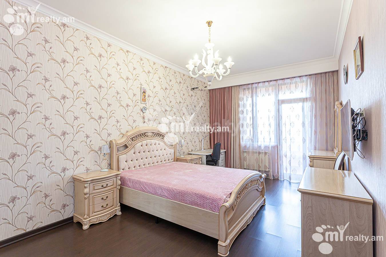 3 bedroom apartment for sale خیابان فوچیک, آچاپنیاک ایروان, 152996