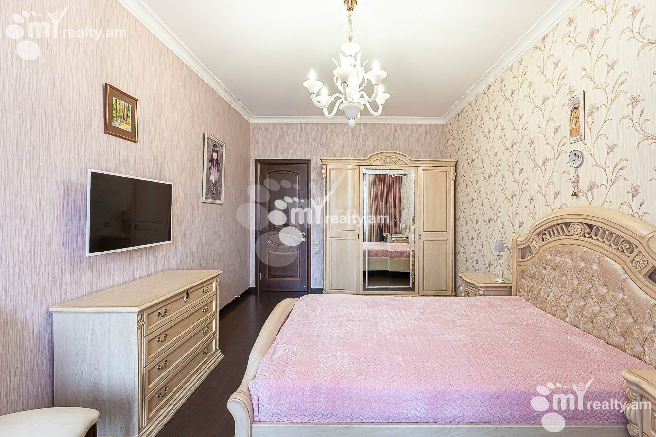 3 bedroom apartment for sale خیابان فوچیک, آچاپنیاک ایروان, 152996