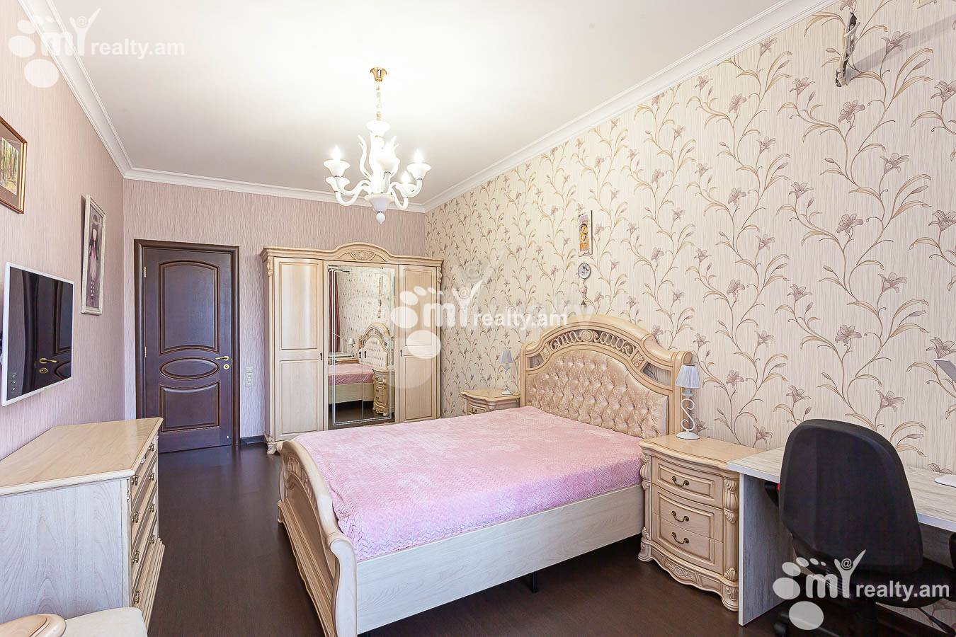 3 bedroom apartment for sale خیابان فوچیک, آچاپنیاک ایروان, 152996