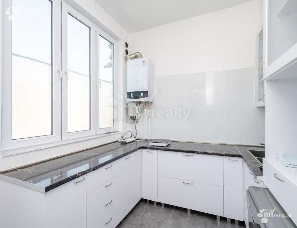 3-senyakanoc-bnakaran-vacharq-Yerevan-Center