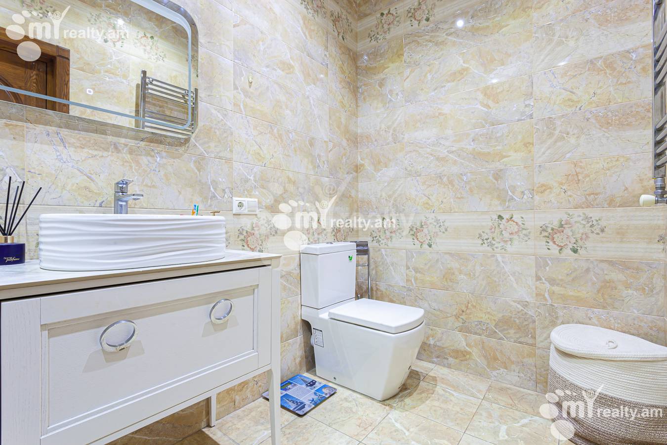 3 սենյականոց բնակարան  Սայաթ-Նովայի պող, Կենտրոն Երևան, 155779