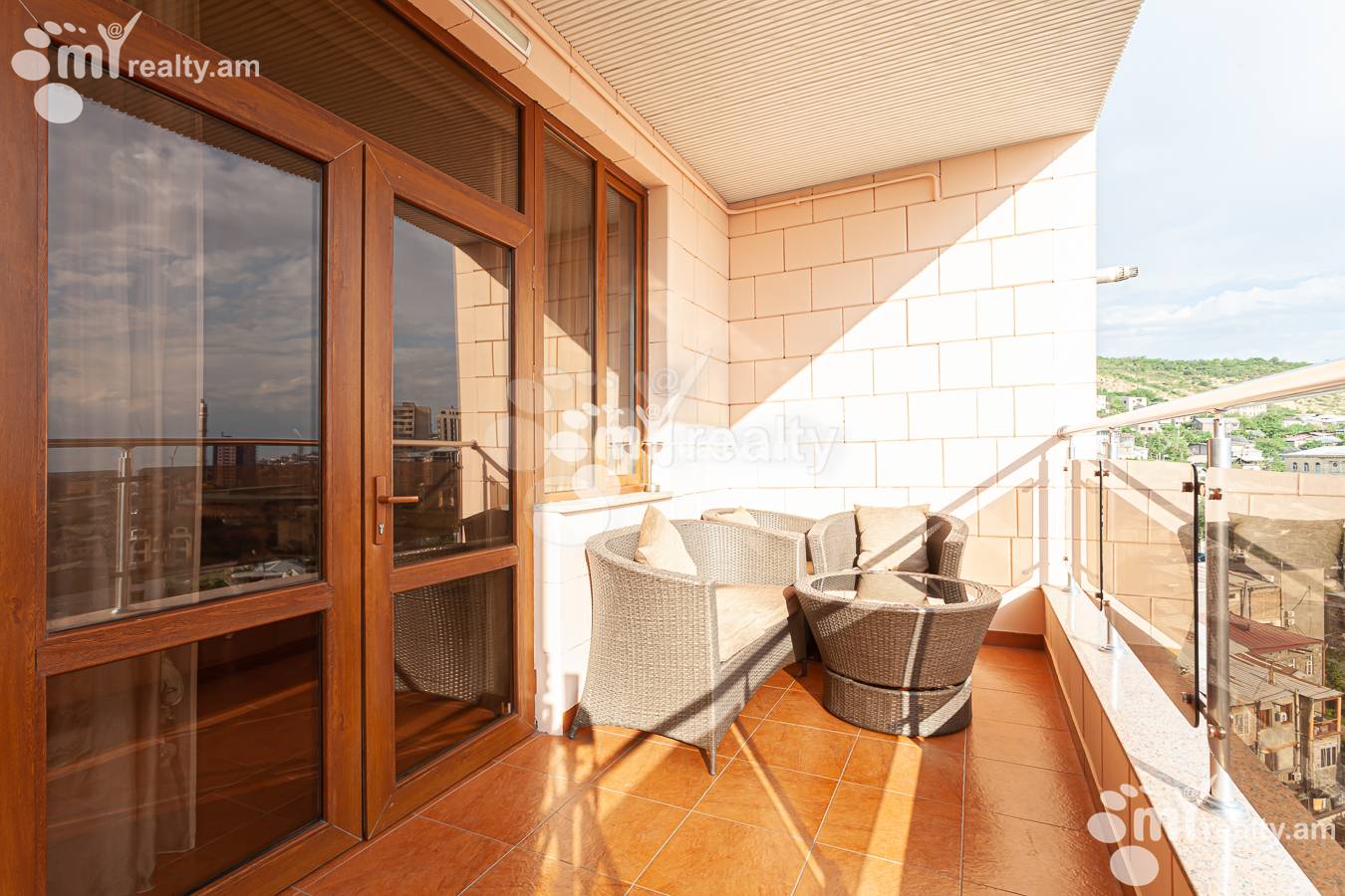 3 սենյականոց բնակարան  Սայաթ-Նովայի պող, Կենտրոն Երևան, 155779