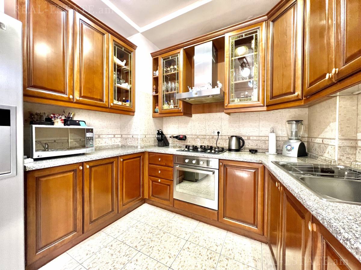 3 bedroom apartment for sale خیابان ساریان, مرکز شهر ایروان, 124690