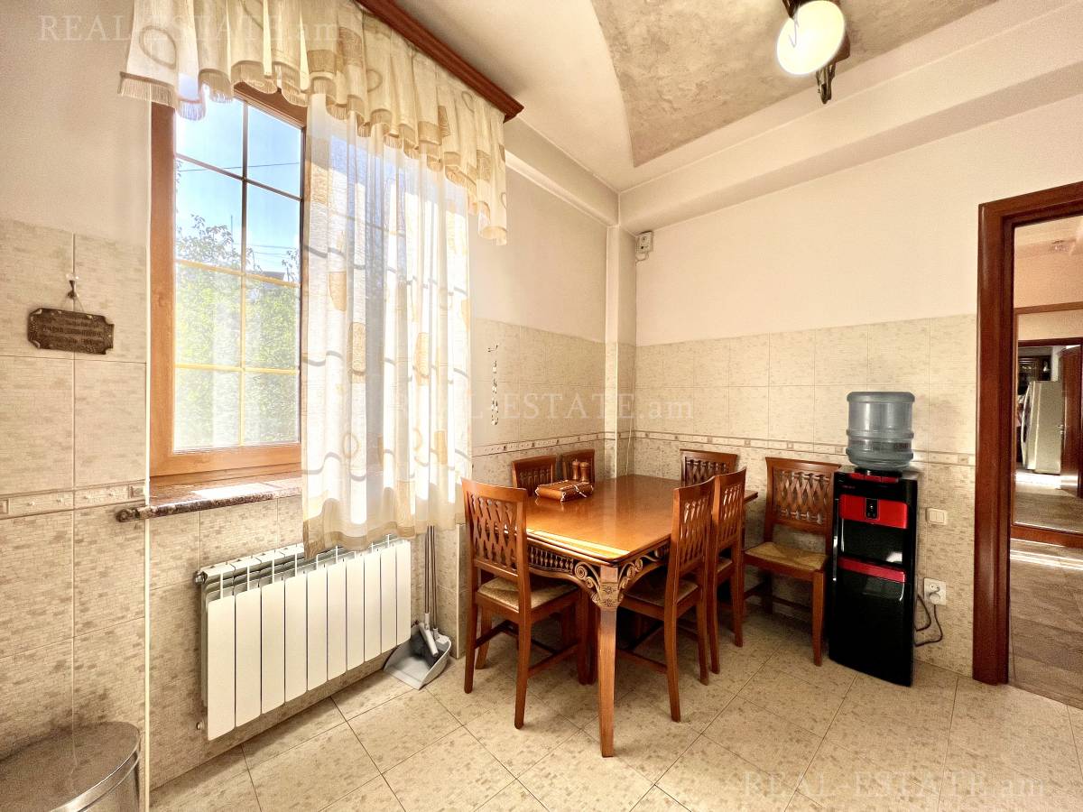 3 bedroom apartment for sale خیابان ساریان, مرکز شهر ایروان, 124690