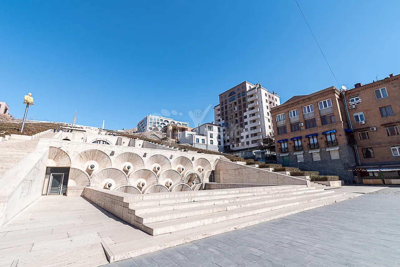 3 bedroom apartment for rent Sarmen St, Center Yerevan, 159736