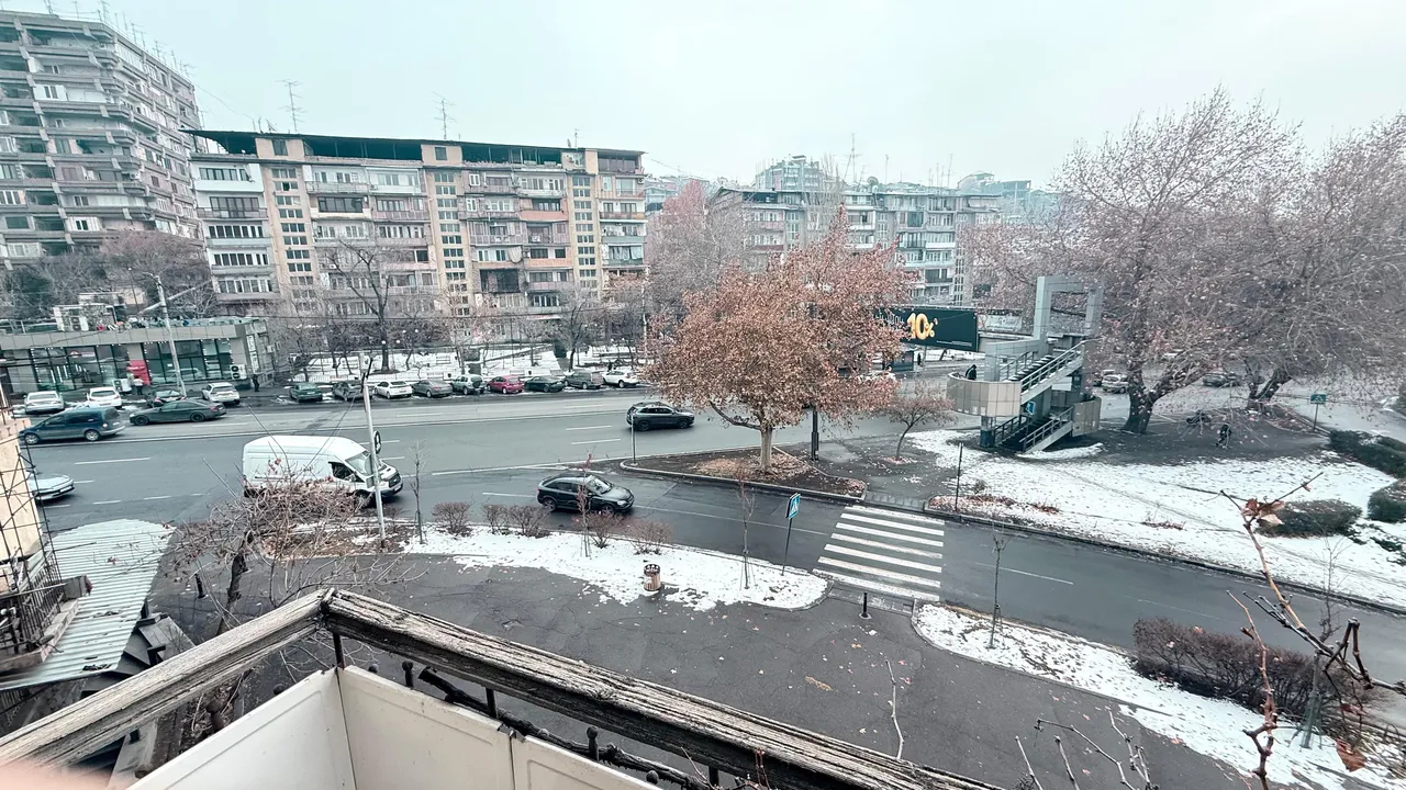 3 bedroom apartment for sale rue d'Abovyan, Center Yerevan, 158995