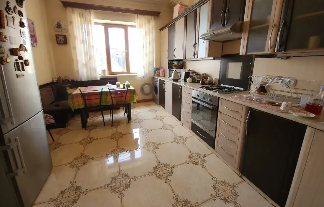 3 bedroom apartment for rent Teryan St, Center Yerevan, 161283