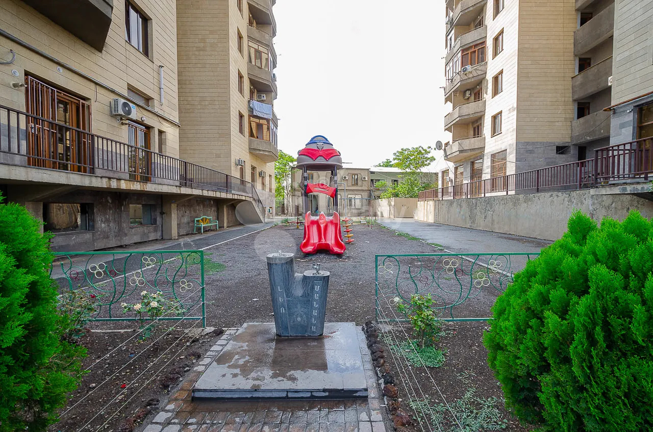 Купить 3 комнатную квартиру Аргишти ул, Центр Ереван, 157867