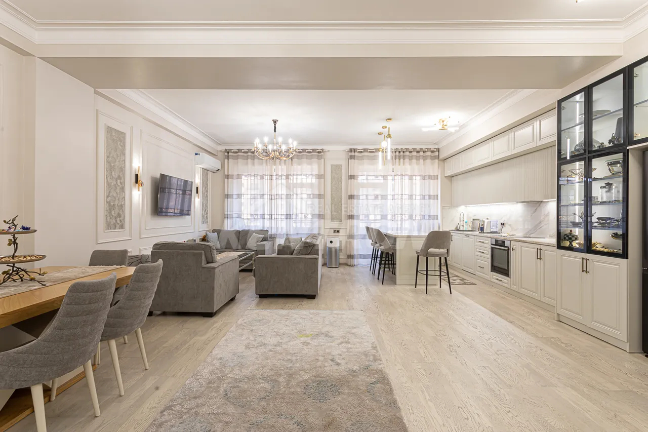 Купить 3 комнатную квартиру Бузанд ул, Центр Ереван, 159658