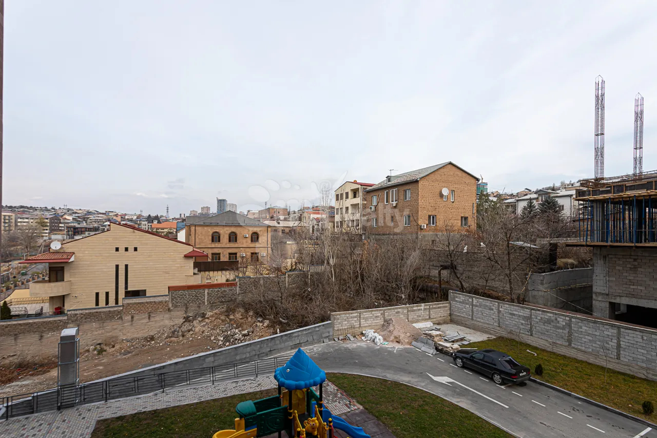 3 սենյականոց բնակարան  Նորքի 8րդ փող, Նորք-Մարաշ Երևան, 160378