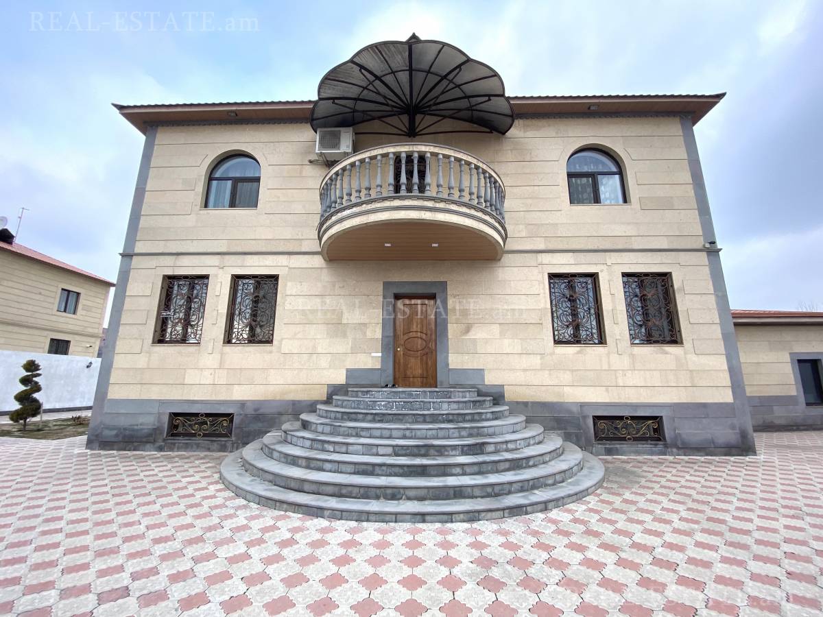 Купить дом Таиров ул., Центр Ереван, 118399