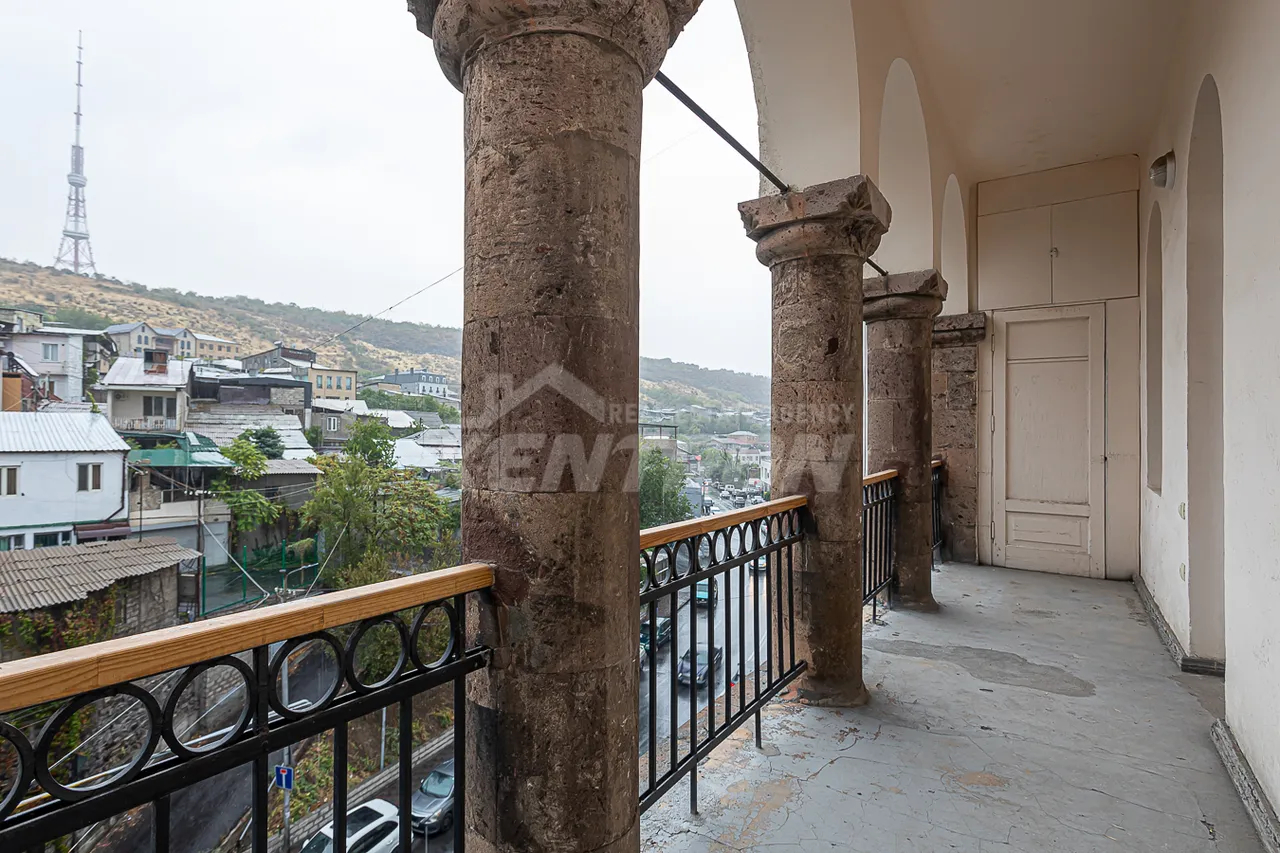3 bedroom apartment for sale Charents St, Center Yerevan, 157410