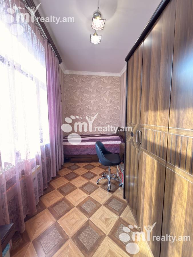 3 bedroom apartment for sale خیابان کومیتاس, عربگیر ایروان, 158530