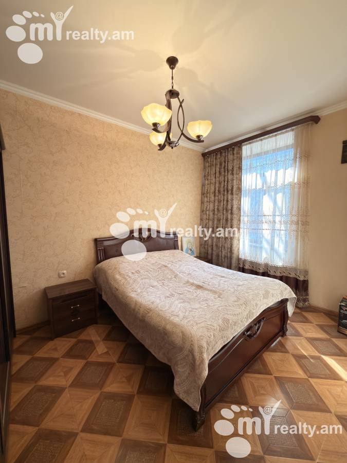 3 bedroom apartment for sale خیابان کومیتاس, عربگیر ایروان, 158530