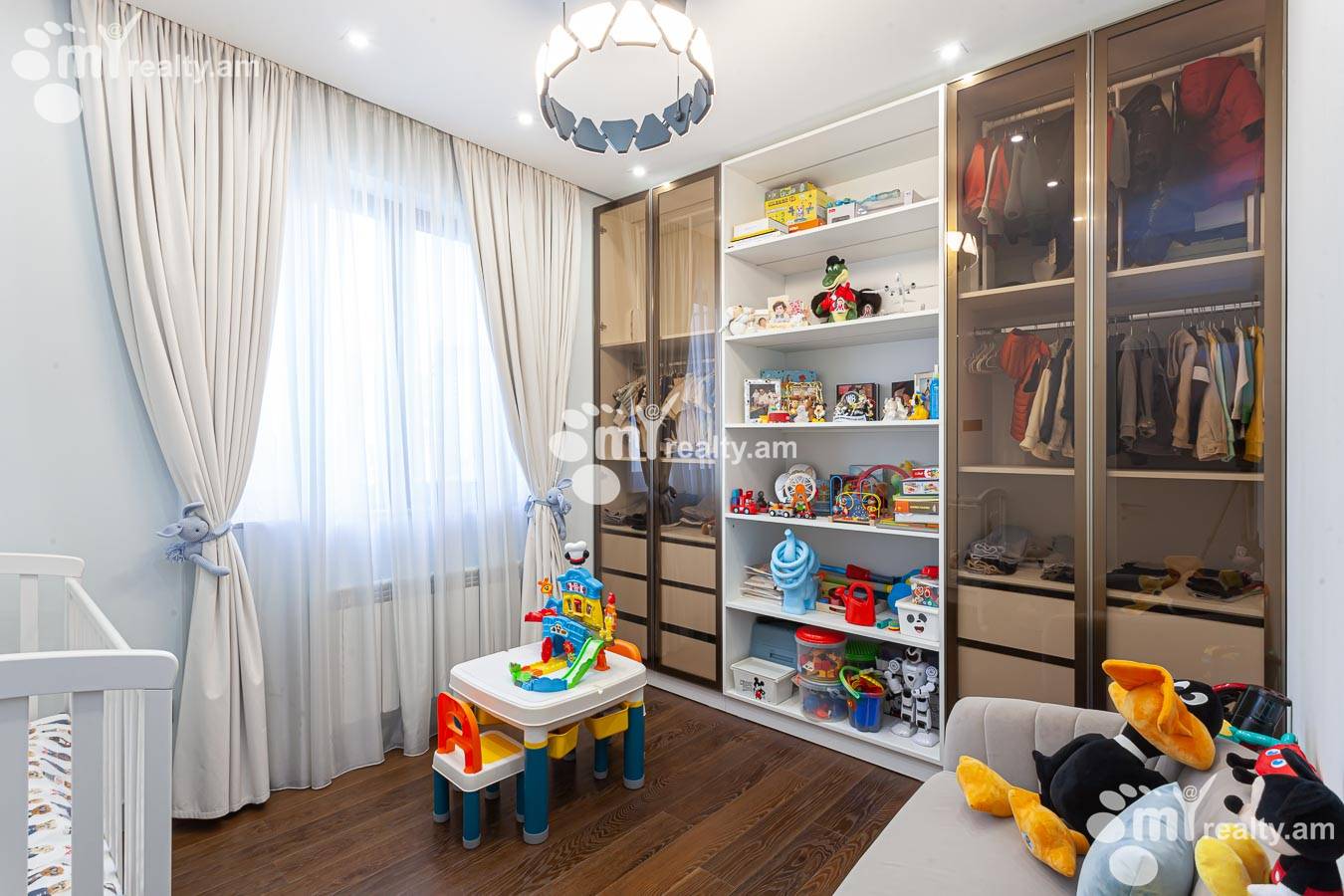 3 bedroom apartment for sale Antarayin St, Center Yerevan, 155240