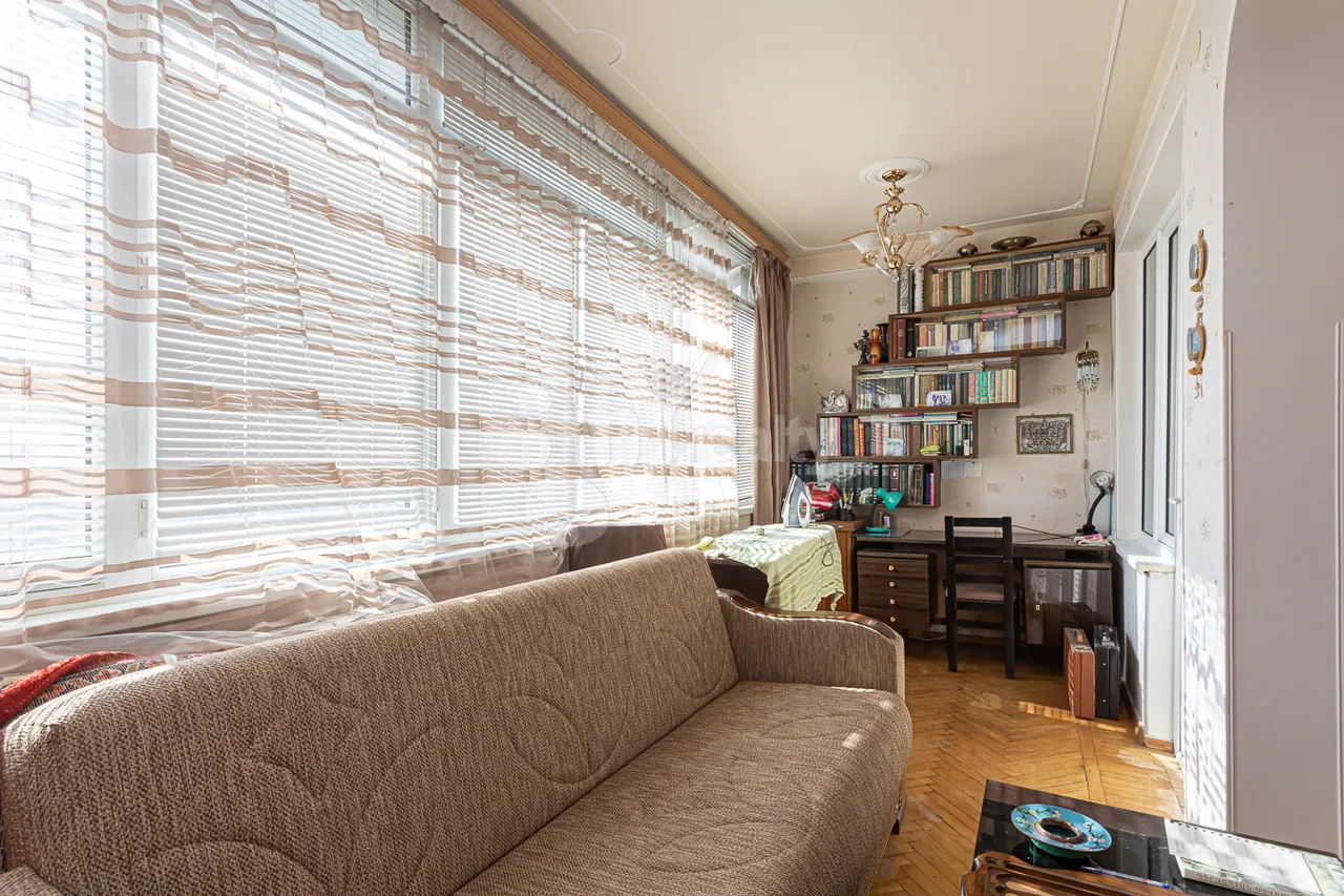 3 bedroom apartment for sale خیابان واهر. پاپازیان, عربگیر ایروان, 157437