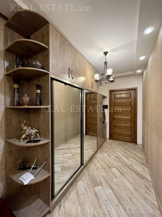 3 bedroom apartment for rent Antarayin St, Center Yerevan, 136837