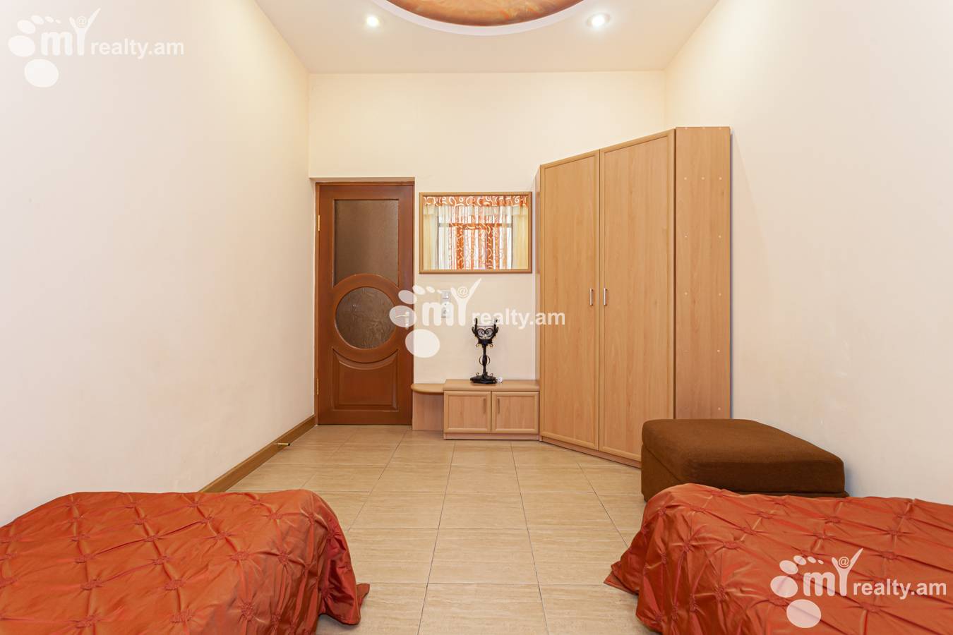 3 bedroom apartment for rent Moskovyan St, Center Yerevan, 143904