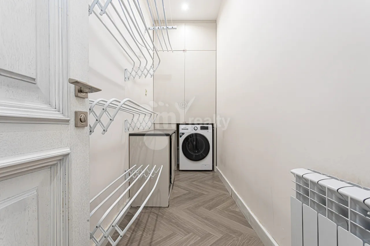 4 bedroom apartment for sale Aram St, Center Yerevan, 159224