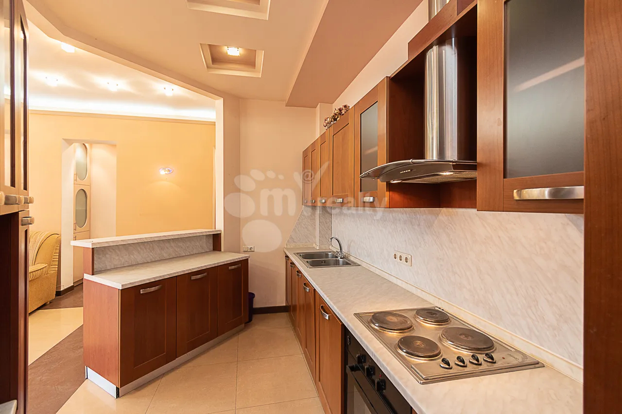 3 bedroom apartment for rent Sarmen St, Center Yerevan, 159736