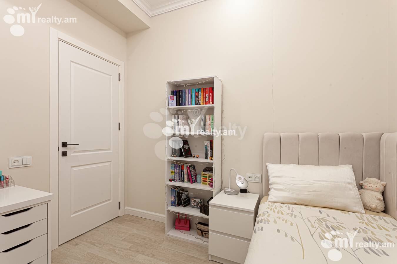 3 bedroom apartment for sale خیابان میکویان, داوتاشِن ایروان, 156181