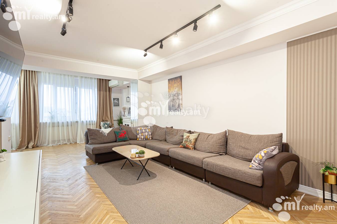 3 bedroom apartment for sale Hanrapetutyan St, Center Yerevan, 154693