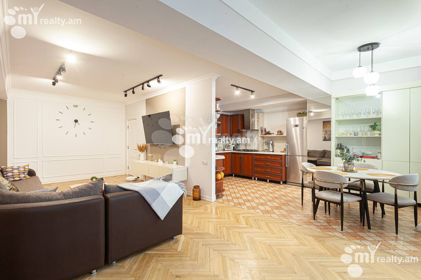 3 bedroom apartment for sale Hanrapetutyan St, Center Yerevan, 154693