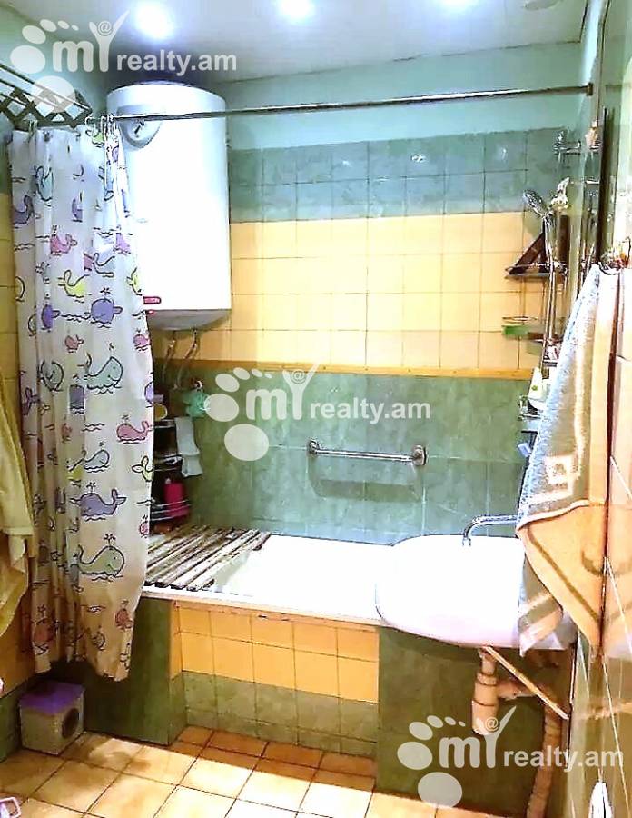 Купить 3 комнатную квартиру Маштоца пр, Центр Ереван, 123079