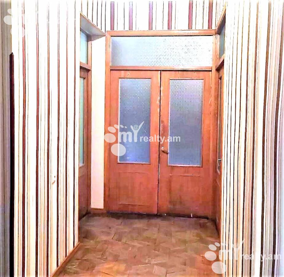 Купить 3 комнатную квартиру Маштоца пр, Центр Ереван, 123079