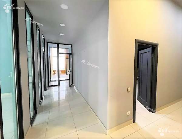 komercion-vardzakalutyun-Yerevan-Center