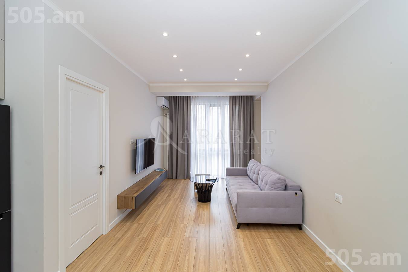 Купить 2 комнатную квартиру Арам ул, Центр Ереван, 148383