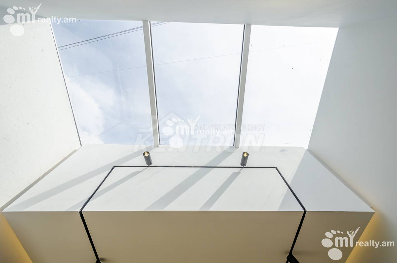 3 սենյականոց բնակարան  Սայաթ-Նովայի պող, Կենտրոն Երևան, 148909