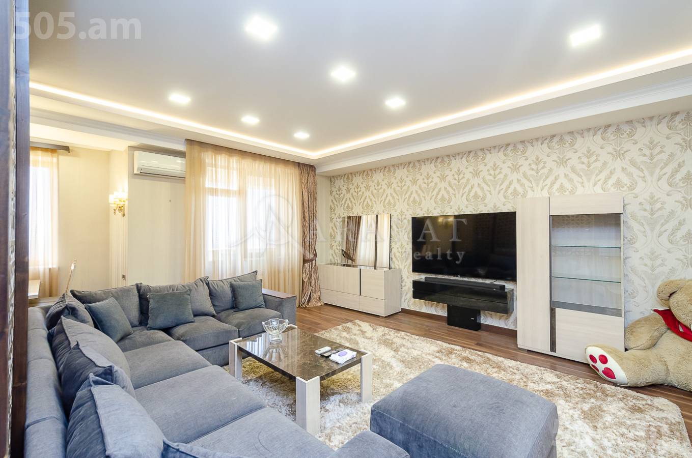 3 bedroom apartment for sale Hayrik Muradyan street, عربگیر ایروان, 151291