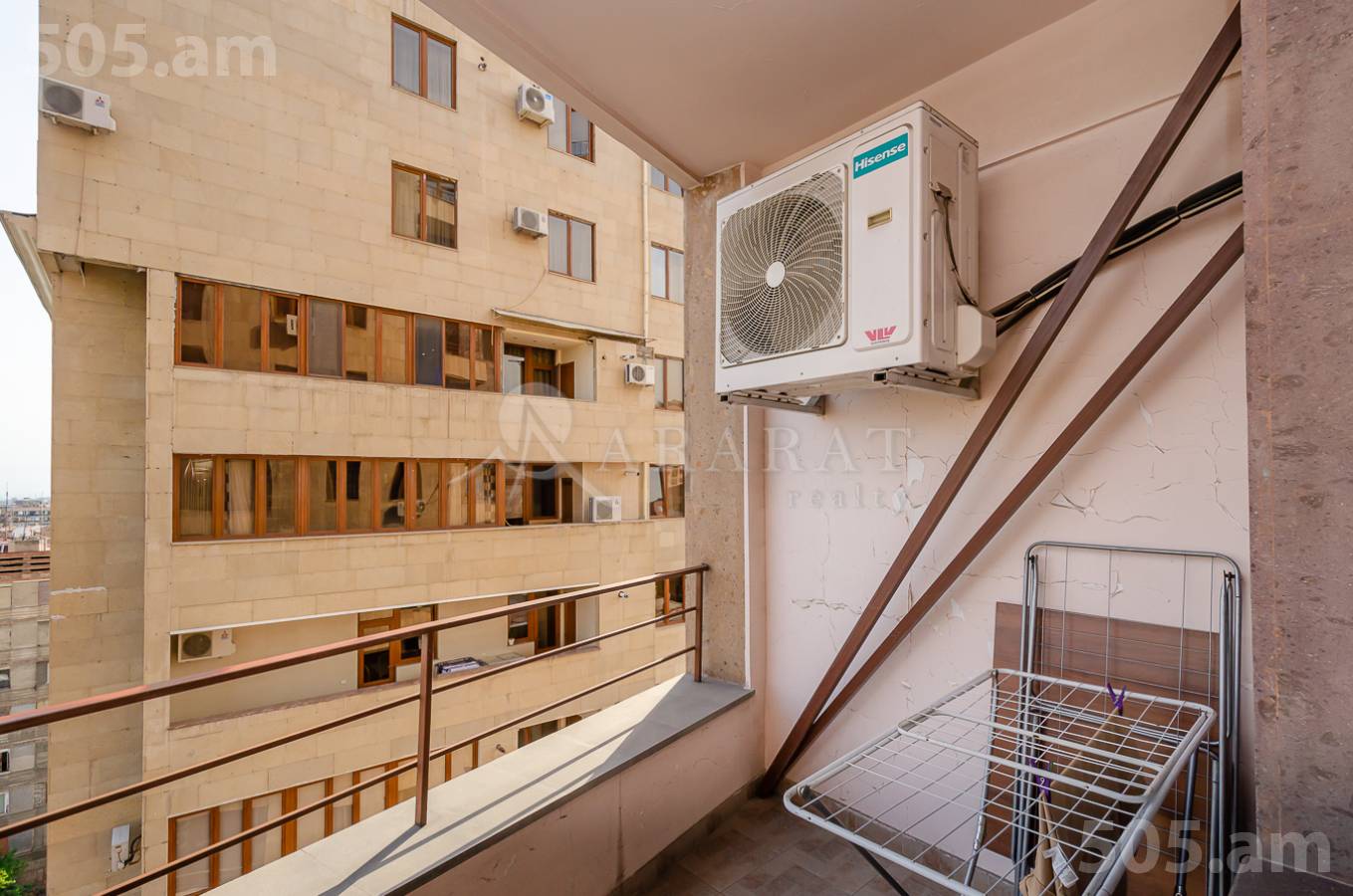 4 սենյականոց բնակարան  Մաշտոցի պող, Կենտրոն Երևան, 151749
