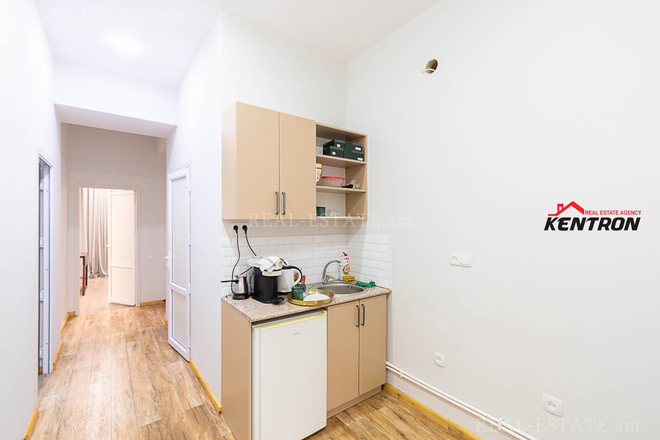 Купить 2 комнатную квартиру Хазар Парпеци ул, Центр Ереван, 131126