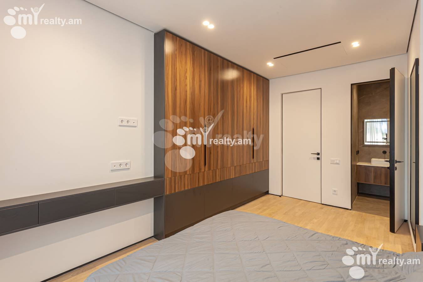 4 bedroom apartment for rent Aram St, Center Yerevan, 155640