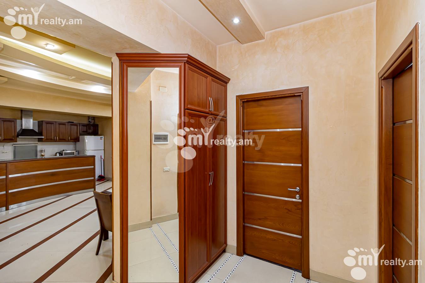 3 սենյականոց բնակարան  Թումանյան փող, Կենտրոն Երևան, 153595