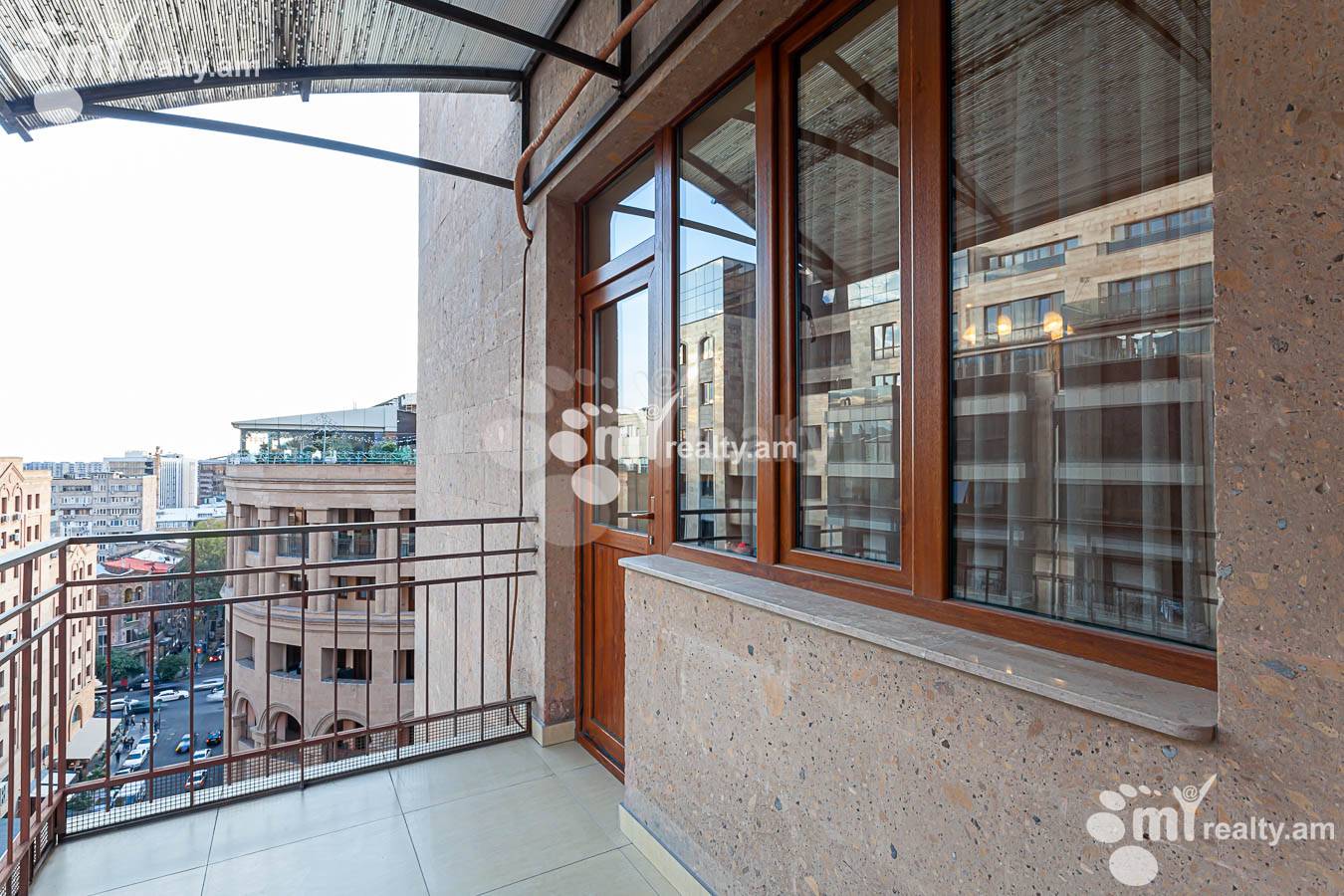 3 սենյականոց բնակարան  Ամիրյան փող, Կենտրոն Երևան, 155140