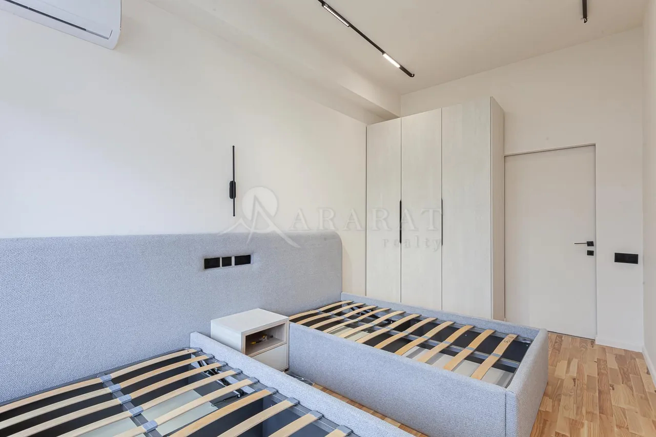 4 bedroom apartment for sale خیابان نعلبندیان, مرکز شهر ایروان, 161888
