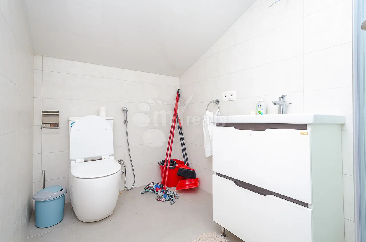 4 bedroom apartment for rent Teryan St, Center Yerevan, 161927