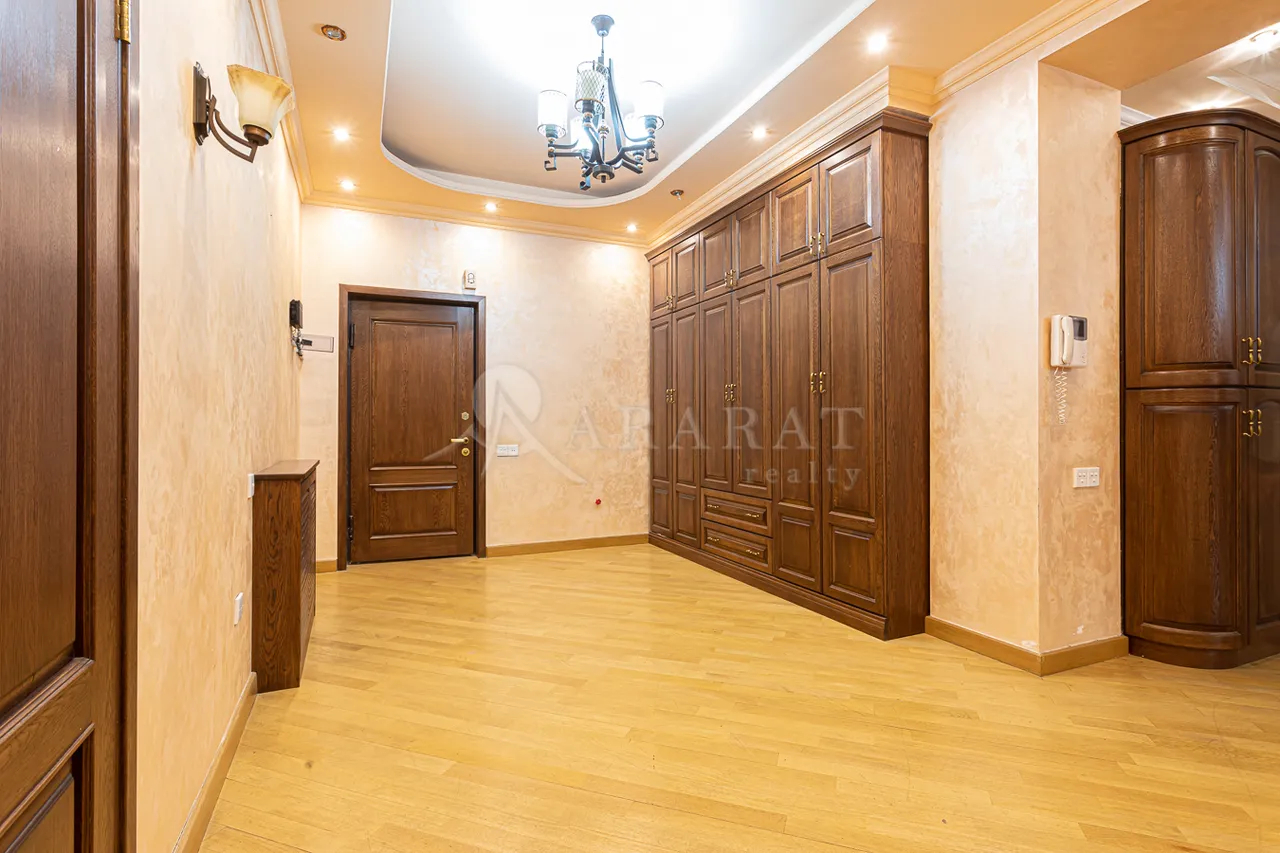 3 սենյականոց բնակարան վարձով Սայաթ-Նովայի պող, Կենտրոն Երևան, 158874