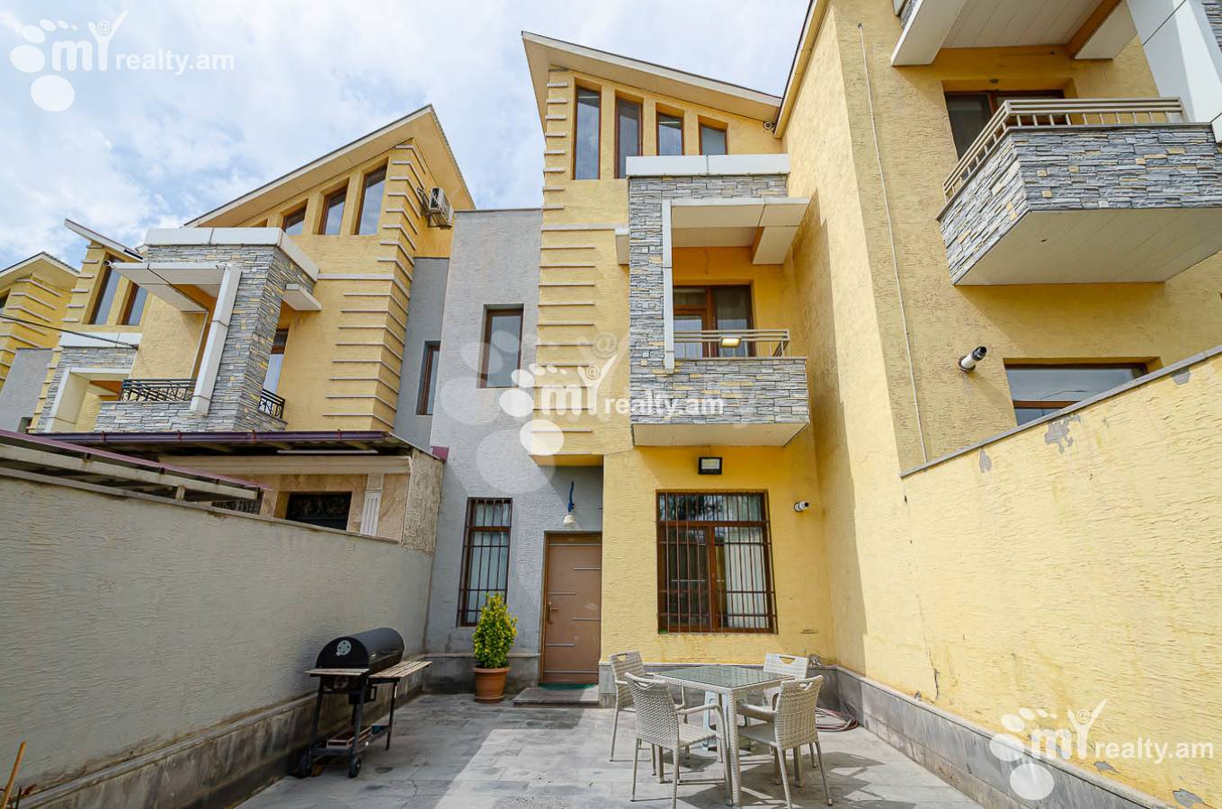 House for sale G 1 dis., Ajapnyak Yerevan, 143604