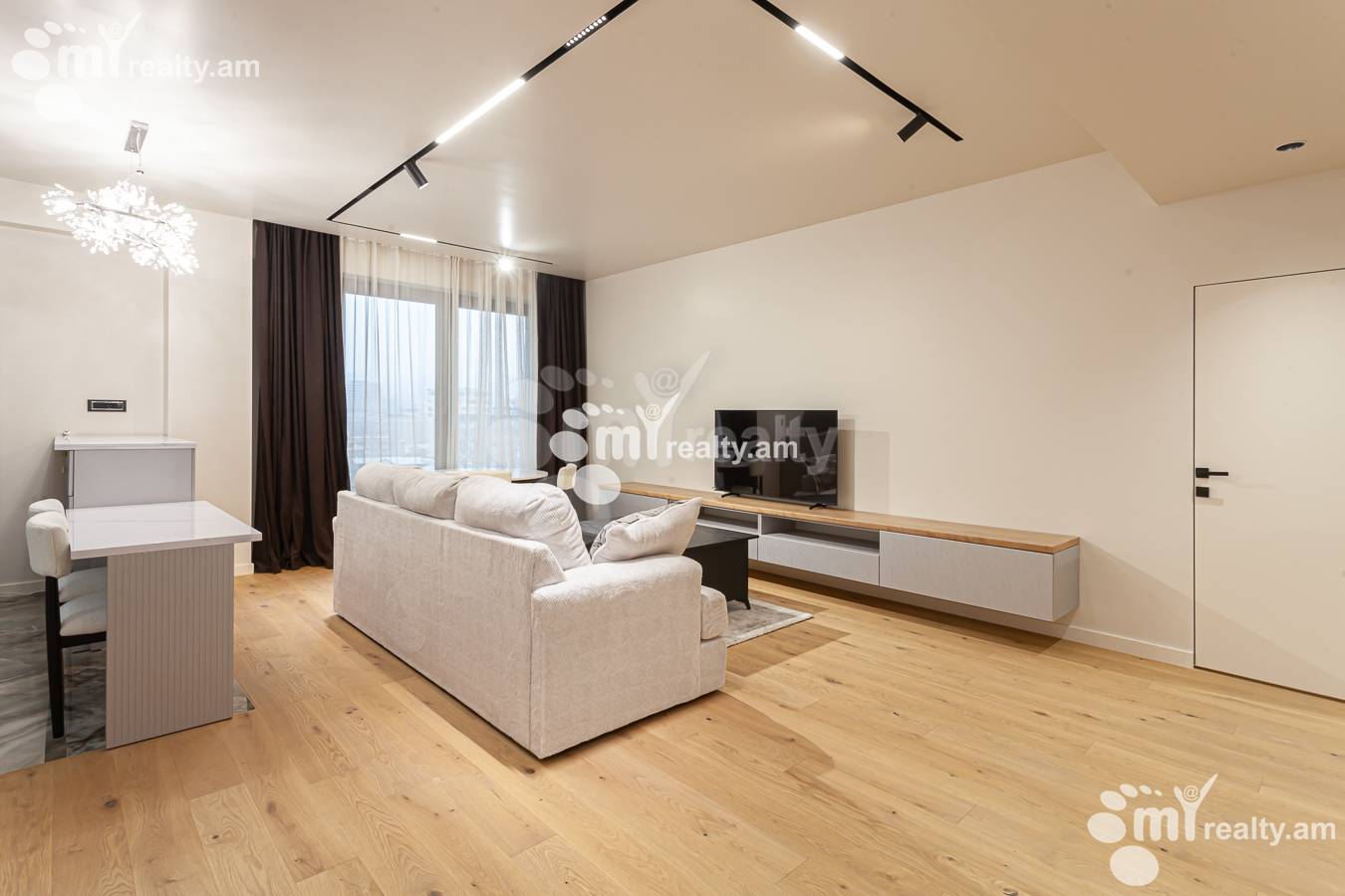 3 սենյականոց բնակարան վարձով Տերյան փող, Կենտրոն Երևան, 156964