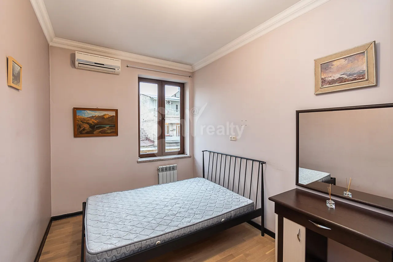 Купить 2 комнатную квартиру Пушкин ул, Центр Ереван, 160239