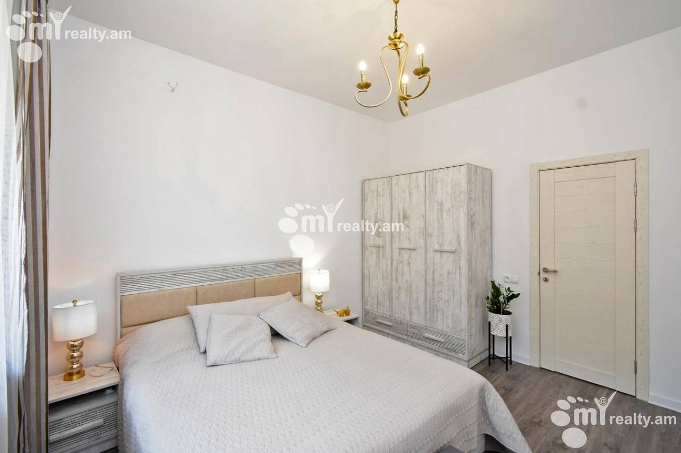 3 bedroom apartment for rent Nalbandyan St, Center Yerevan, 151383